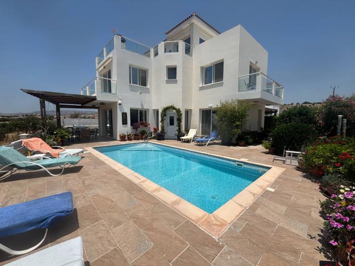 Image No.1-4 Bed Villa for sale