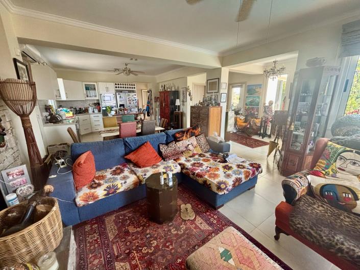 Image No.3-4 Bed Villa for sale