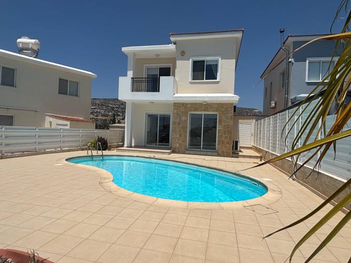 Image No.1-3 Bed Villa / Detached for sale