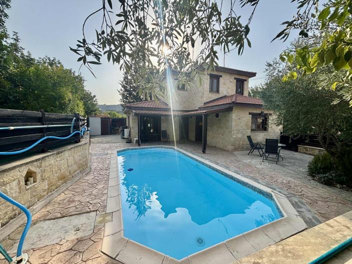 Image No.1-3 Bed Villa / Detached for sale