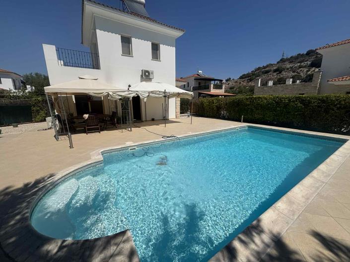 Image No.1-3 Bed Villa / Detached for sale