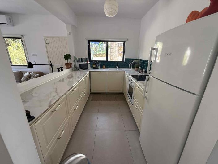 Image No.6-3 Bed Semi-Detached for sale