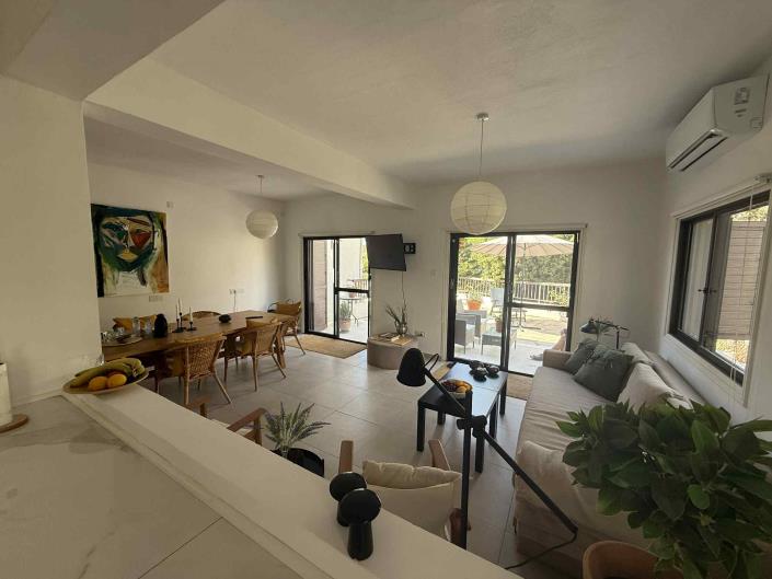 Image No.4-3 Bed Semi-Detached for sale