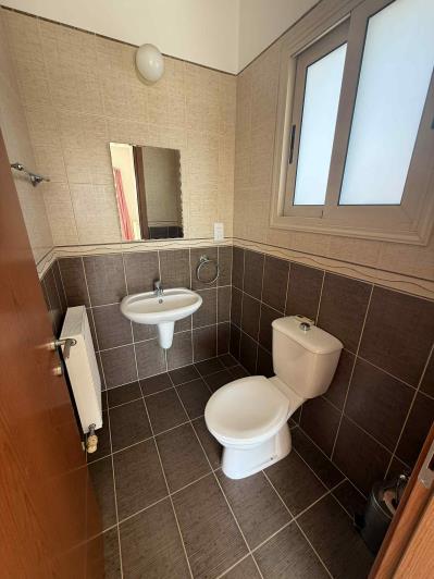 Image No.15-Villa / Détaché de 4 chambres à vendre à Stroumpi