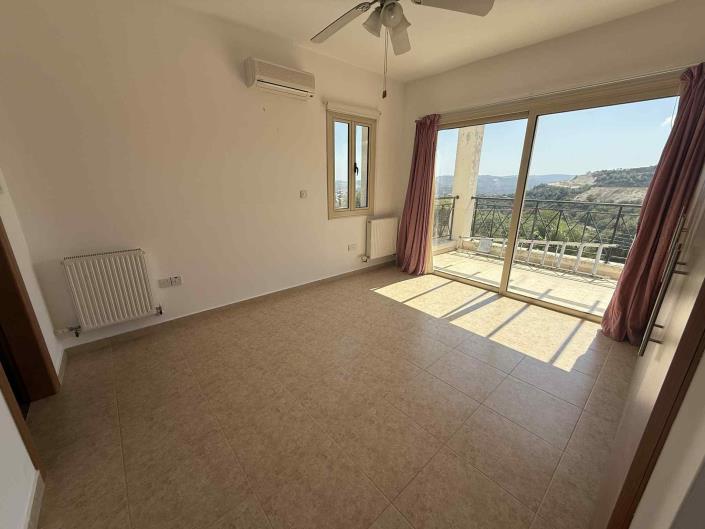 Image No.17-Villa / Détaché de 4 chambres à vendre à Stroumpi