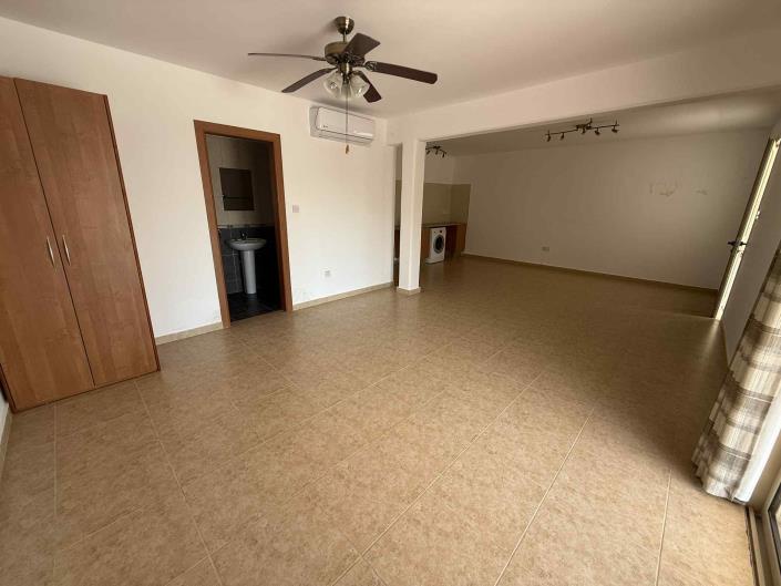 Image No.27-Villa / Détaché de 4 chambres à vendre à Stroumpi