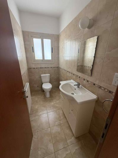 Image No.10-Villa / Détaché de 4 chambres à vendre à Stroumpi