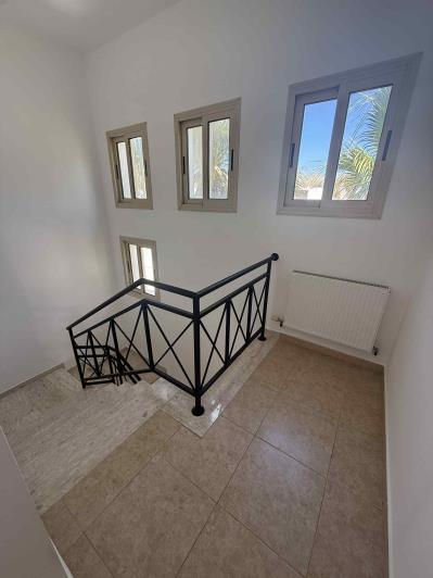 Image No.12-Villa / Détaché de 4 chambres à vendre à Stroumpi