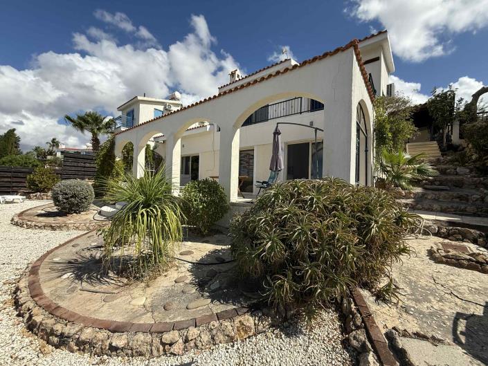 Image No.1-3 Bed Villa for sale