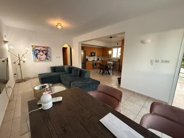 fab6e945-dd7d-41e5-934b-08fa6dfd1cd2