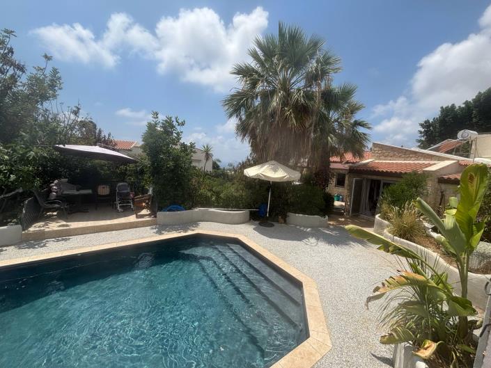 Image No.1-3 Bed Bungalow for sale