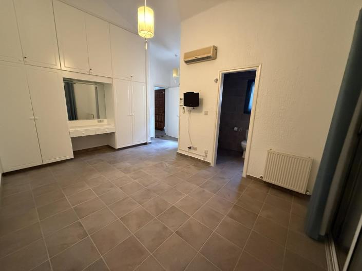 Image No.22-4 Bed Villa / Detached for sale