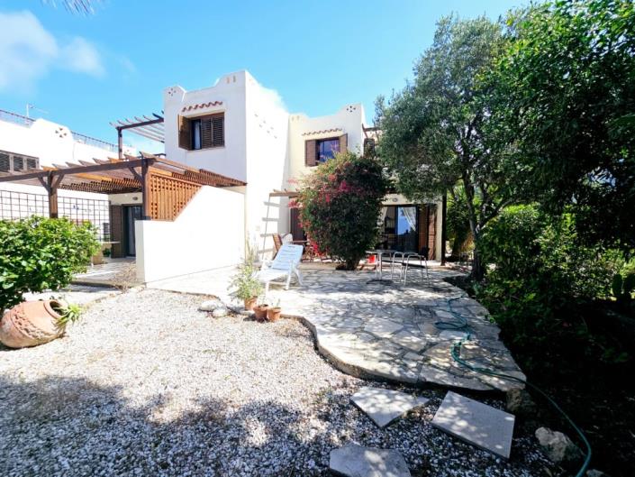 Image No.12-2 Bed Semi-Detached for sale