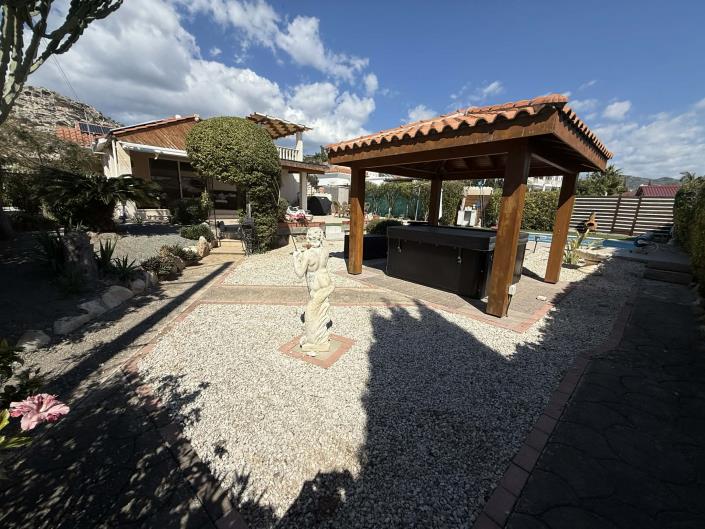 Image No.23-2 Bed Bungalow for sale