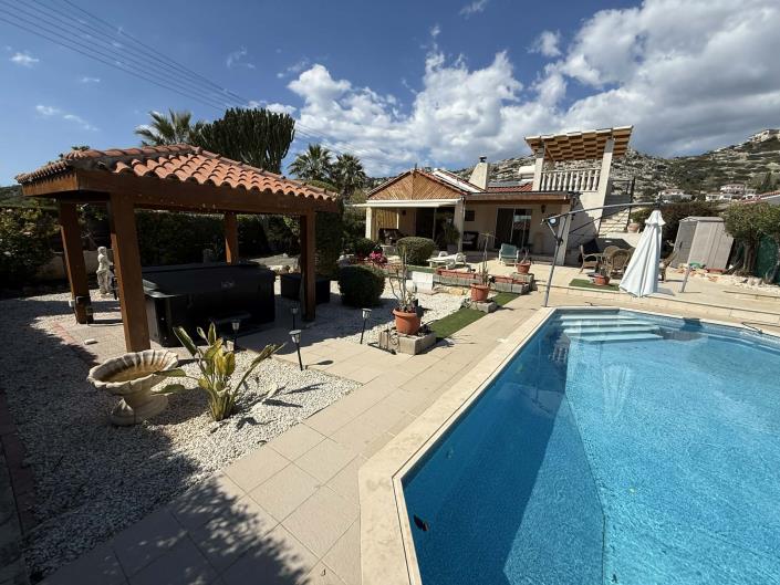 Image No.29-2 Bed Bungalow for sale