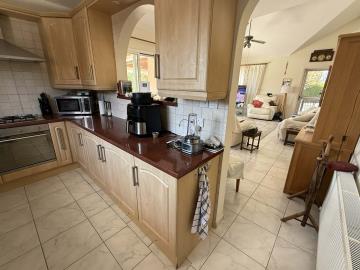 e337b2c2-3cbf-435e-b19b-89cc927d0bac