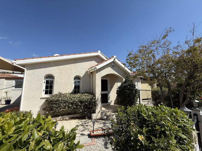 Image No.30-2 Bed Bungalow for sale