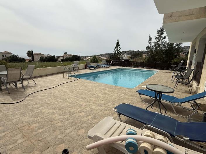 Image No.2-Maison de ville de 2 chambres à vendre à Peyia