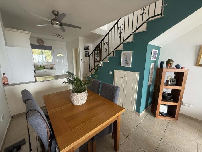 Image No.3-Maison de ville de 2 chambres à vendre à Peyia