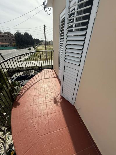 Image No.12-2 Bed Semi-Detached for sale