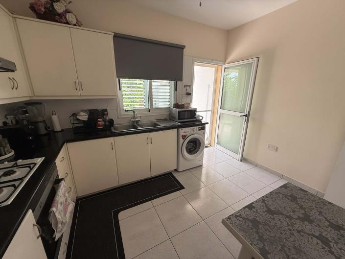 Image No.8-2 Bed Semi-Detached for sale