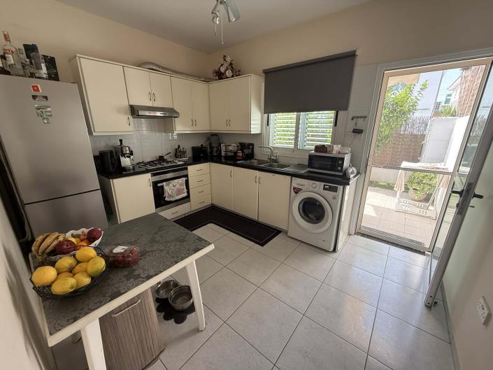 Image No.6-2 Bed Semi-Detached for sale