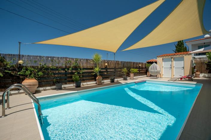 Image No.20-2 Bed Semi-Detached for sale