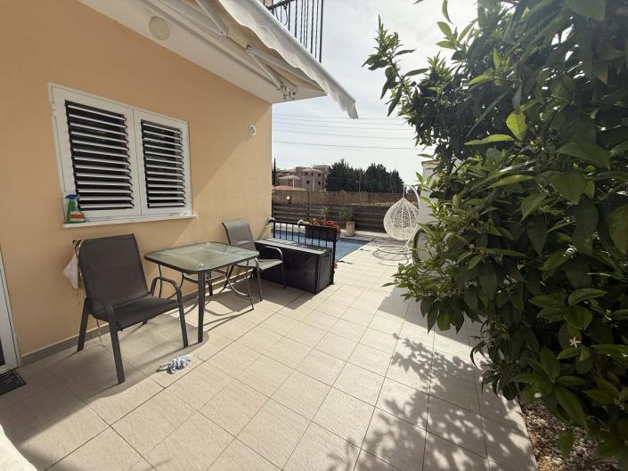 Image No.17-2 Bed Semi-Detached for sale