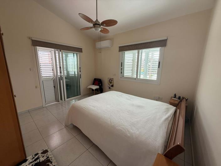 Image No.10-2 Bed Semi-Detached for sale