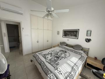 b5272602-f16e-495c-be3d-8a1d0ddd503d