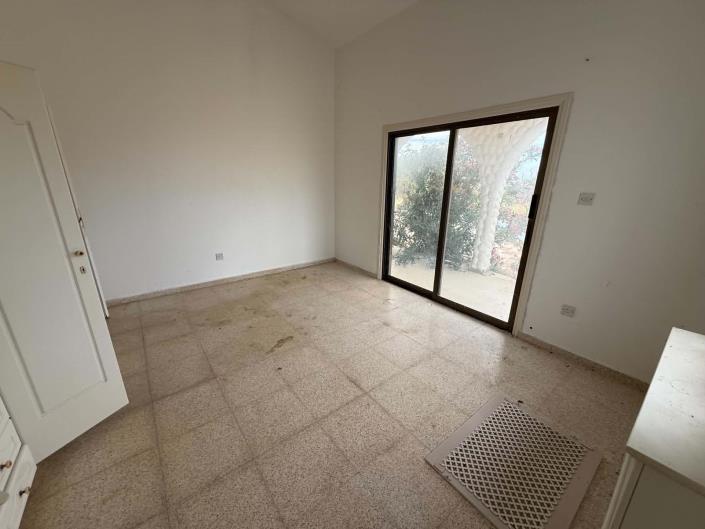Image No.10-3 Bed Bungalow for sale