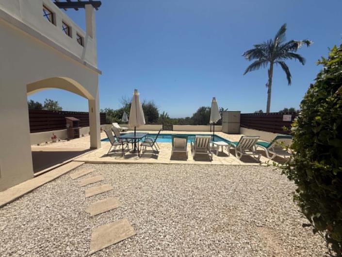 Image No.20-2 Bed Semi-Detached for sale