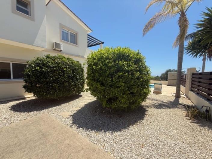 Image No.22-2 Bed Semi-Detached for sale