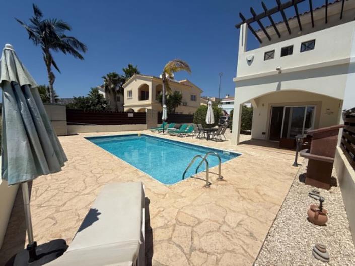 Image No.24-2 Bed Semi-Detached for sale