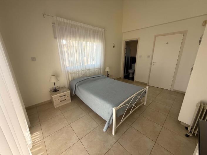 Image No.12-2 Bed Semi-Detached for sale
