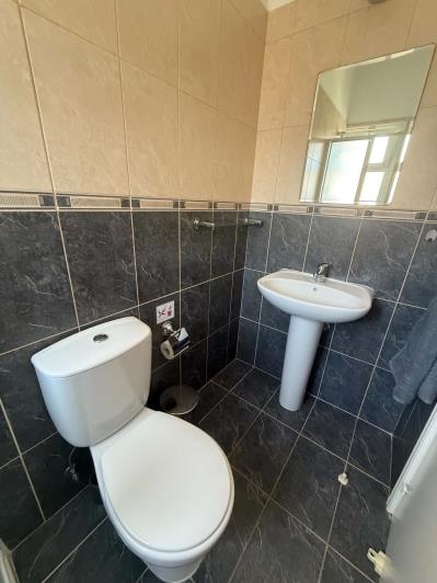 Image No.16-2 Bed Semi-Detached for sale