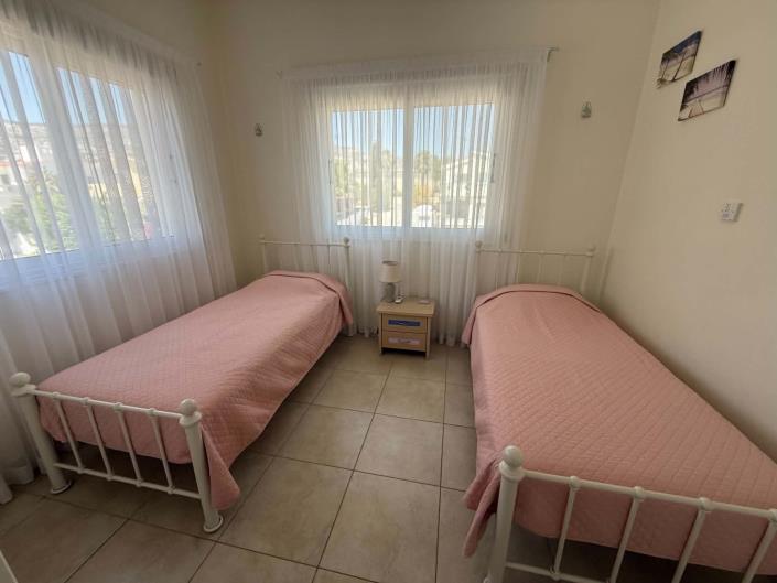 Image No.17-2 Bed Semi-Detached for sale
