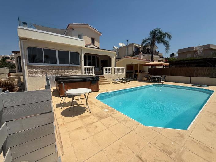 Image No.31-3 Bed Villa / Detached for sale