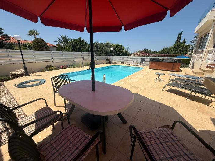 Image No.26-3 Bed Villa / Detached for sale