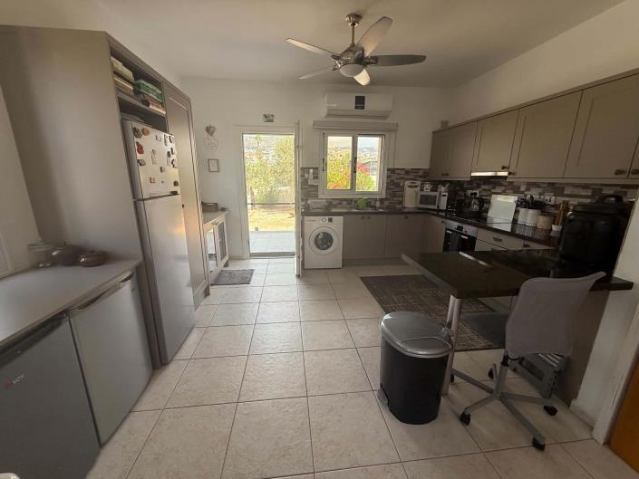 Image No.5-2 Bed Semi-Detached for sale