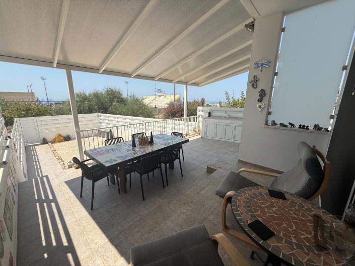 Image No.24-2 Bed Semi-Detached for sale