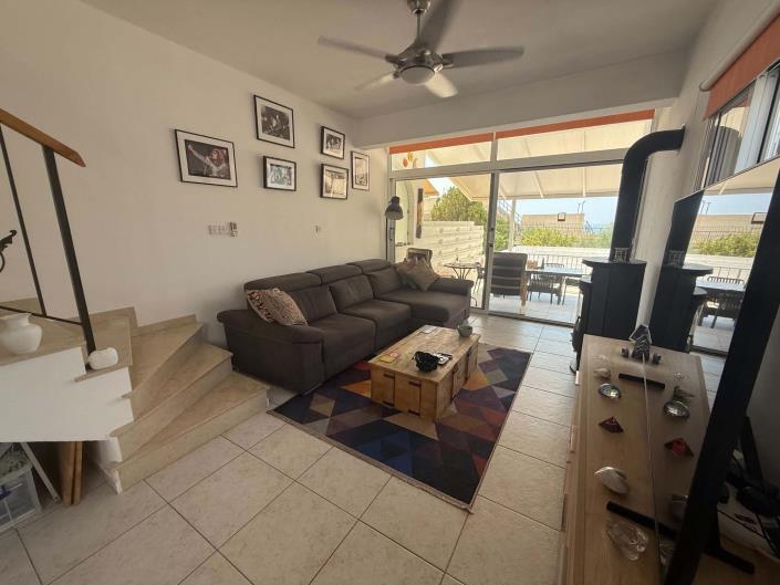 Image No.10-2 Bed Semi-Detached for sale