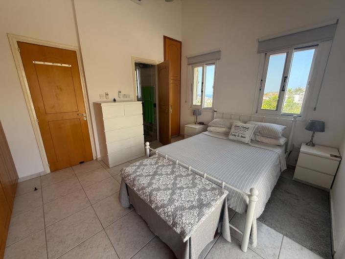 Image No.21-2 Bed Semi-Detached for sale