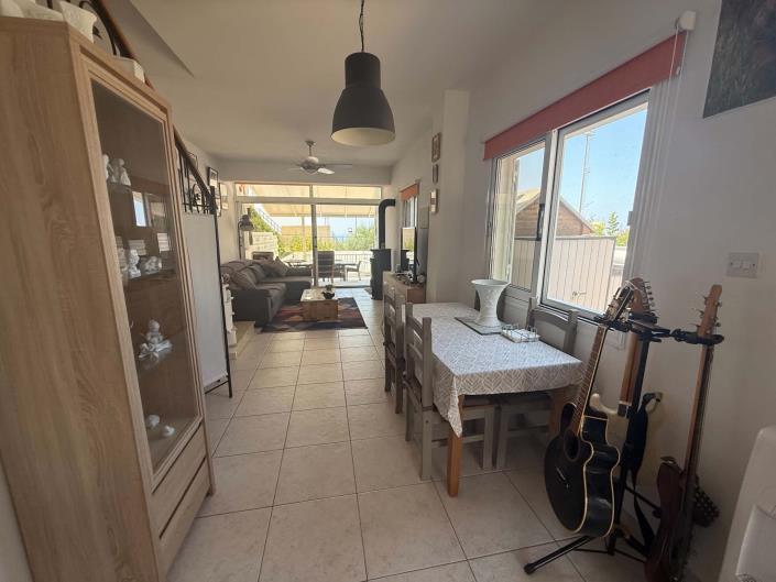 Image No.9-2 Bed Semi-Detached for sale
