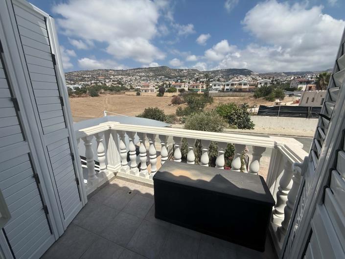 Image No.23-2 Bed Semi-Detached for sale