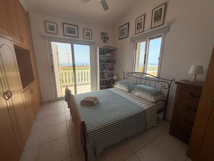 Image No.14-2 Bed Semi-Detached for sale