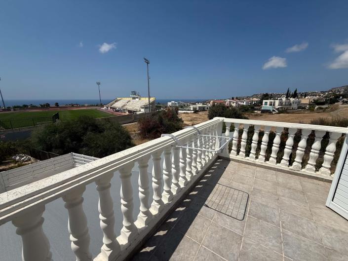 Image No.18-2 Bed Semi-Detached for sale