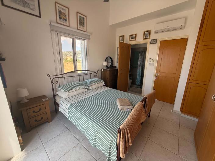 Image No.16-2 Bed Semi-Detached for sale