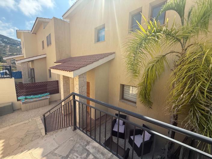 Image No.25-2 Bed Townhouse for sale