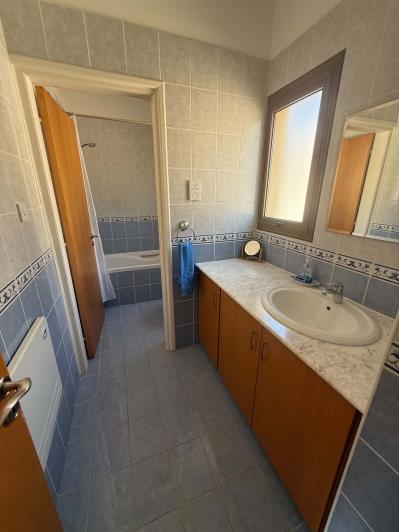 Image No.16-2 Bed Townhouse for sale